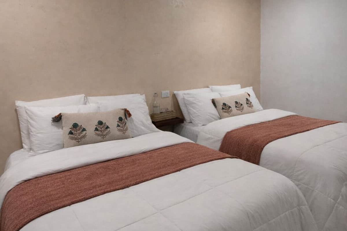Chambre Standard double, patio, vue sur la piscine | Accès au Wi-Fi (inclus)