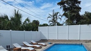 Piscine extérieure, piscine chauffée
