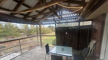 屋外ダイニングエリア