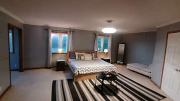 Iron/ironing board, free WiFi, bed sheets