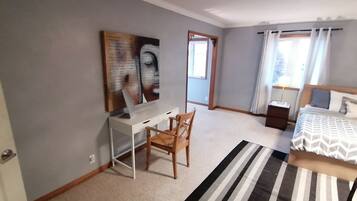 3 chambres, fer et planche à repasser, Wi-Fi gratuit, draps fournis