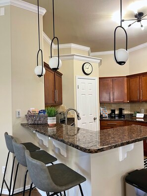 Mikrowelle, Ofen, Herdplatte, Geschirrspüler