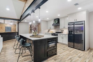 Micro-ondas, fogão, cooktop, lava-louças