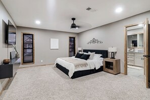 3 عدّة غرف نوم وواي فاي وملاءات أسرّة