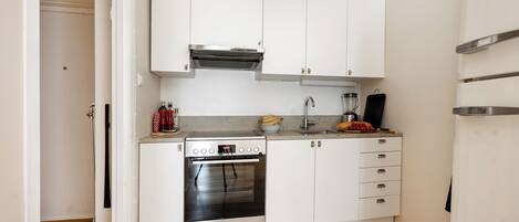 雪櫃、焗爐、爐具、洗碗機