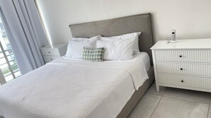 3 chambres, fer et planche à repasser, Wi-Fi, draps fournis