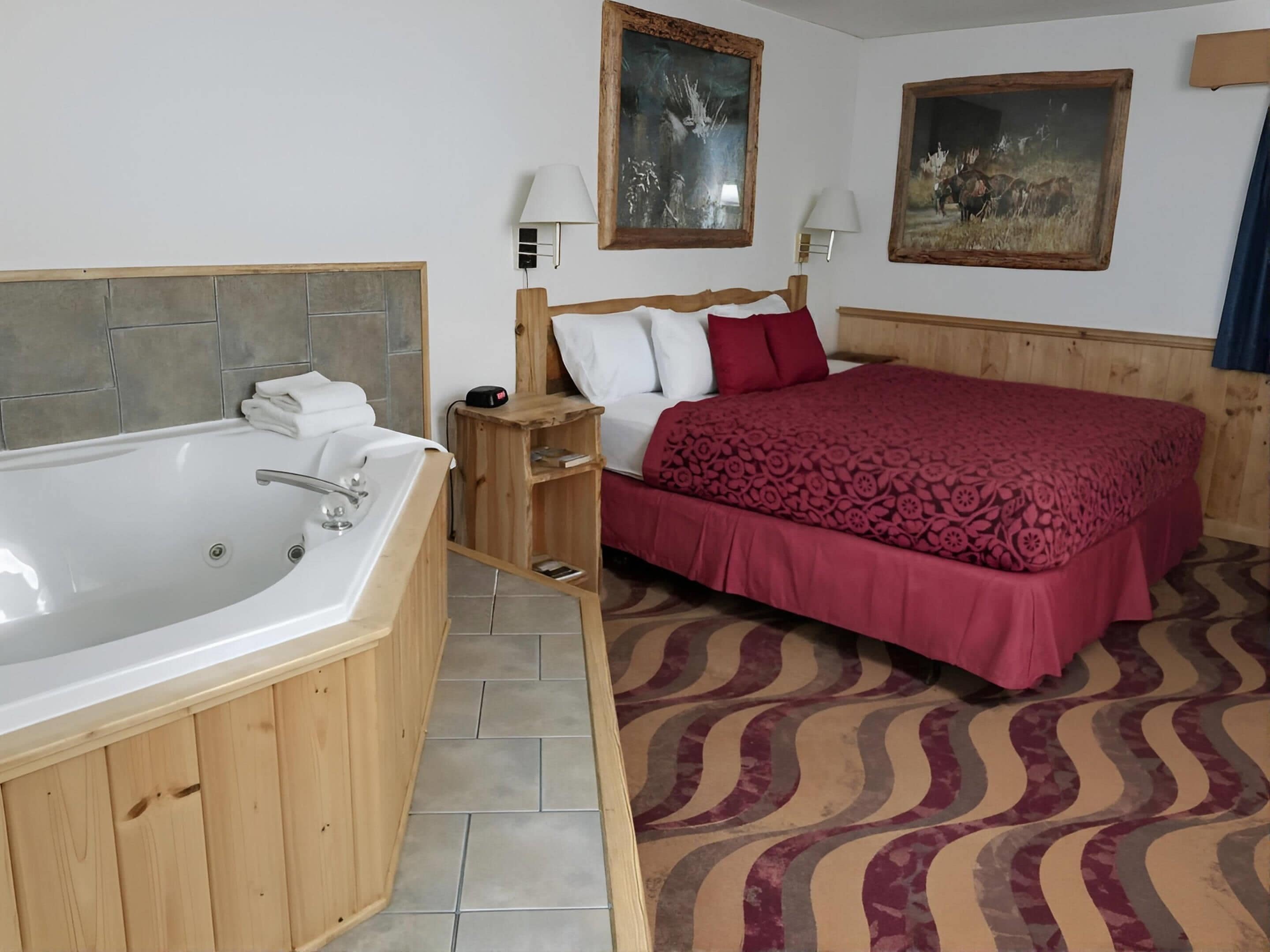 Standard Room, 1 Queen Bed, Non Smoking (Pet Friendly) | Desk, free WiFi