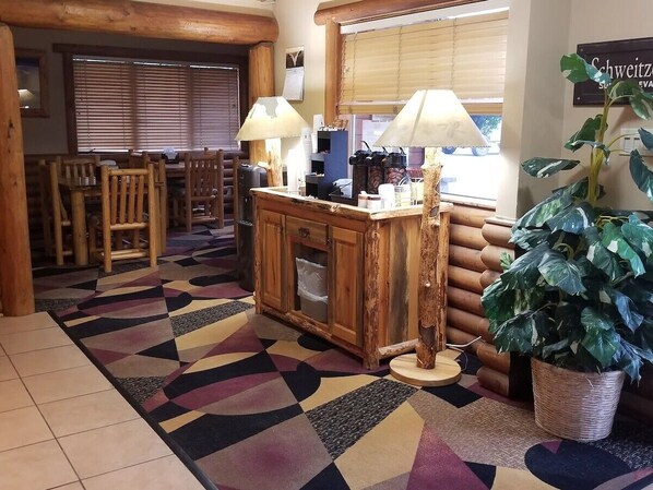 Free daily continental breakfast 