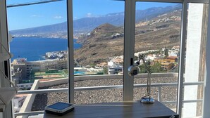 Interior - Fantastic apartment with lake view and two pools. 5 min walk to the sea. (Tabaiba)