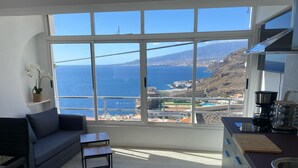 Interior - Fantastic apartment with lake view and two pools. 5 min walk to the sea. (Tabaiba)