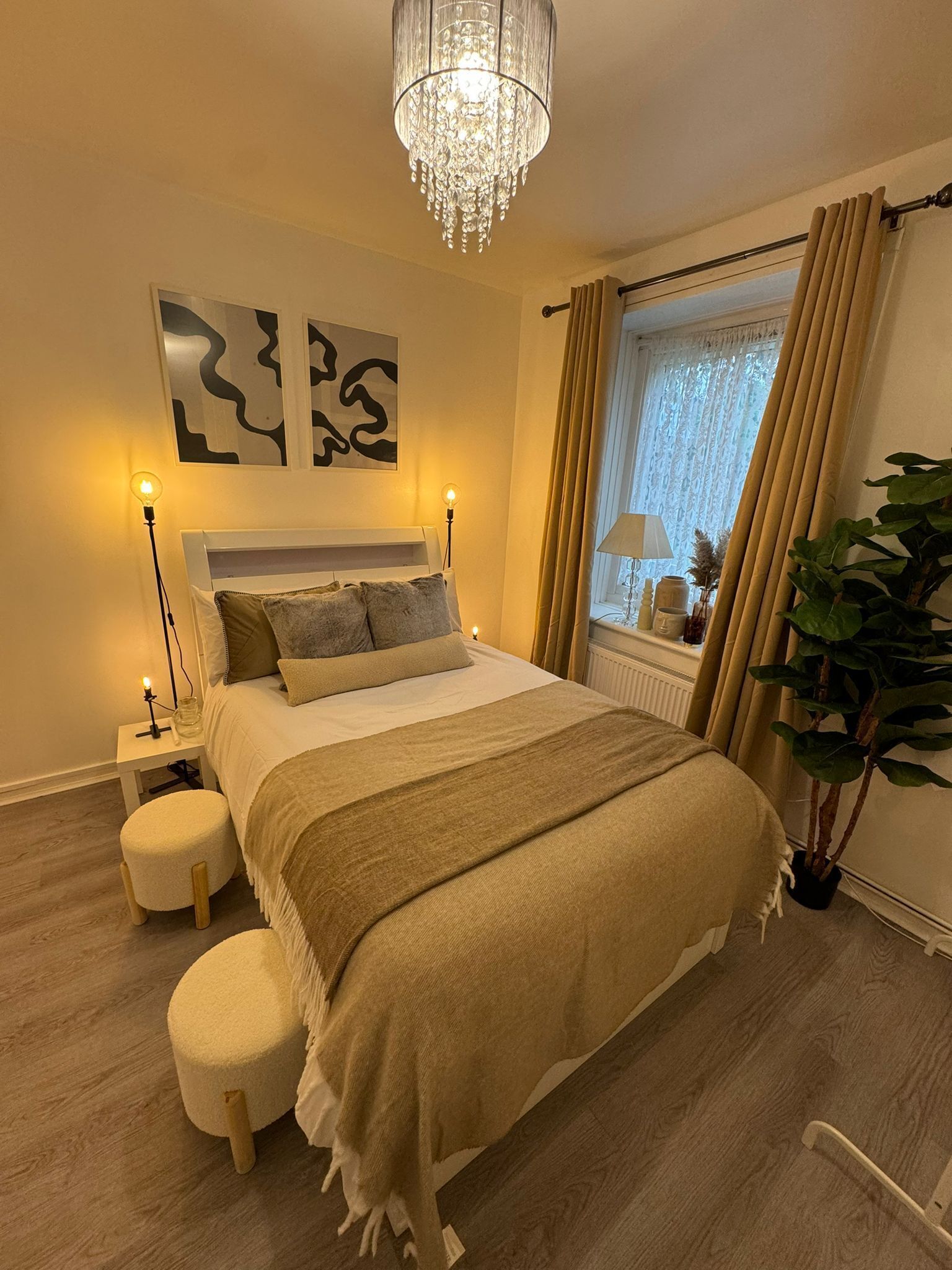 2 bedrooms, iron/ironing board, WiFi, bed sheets