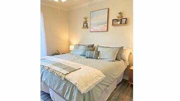 2 dormitoris, planxa i posts de planxar, wifi gratuïta i roba de llit