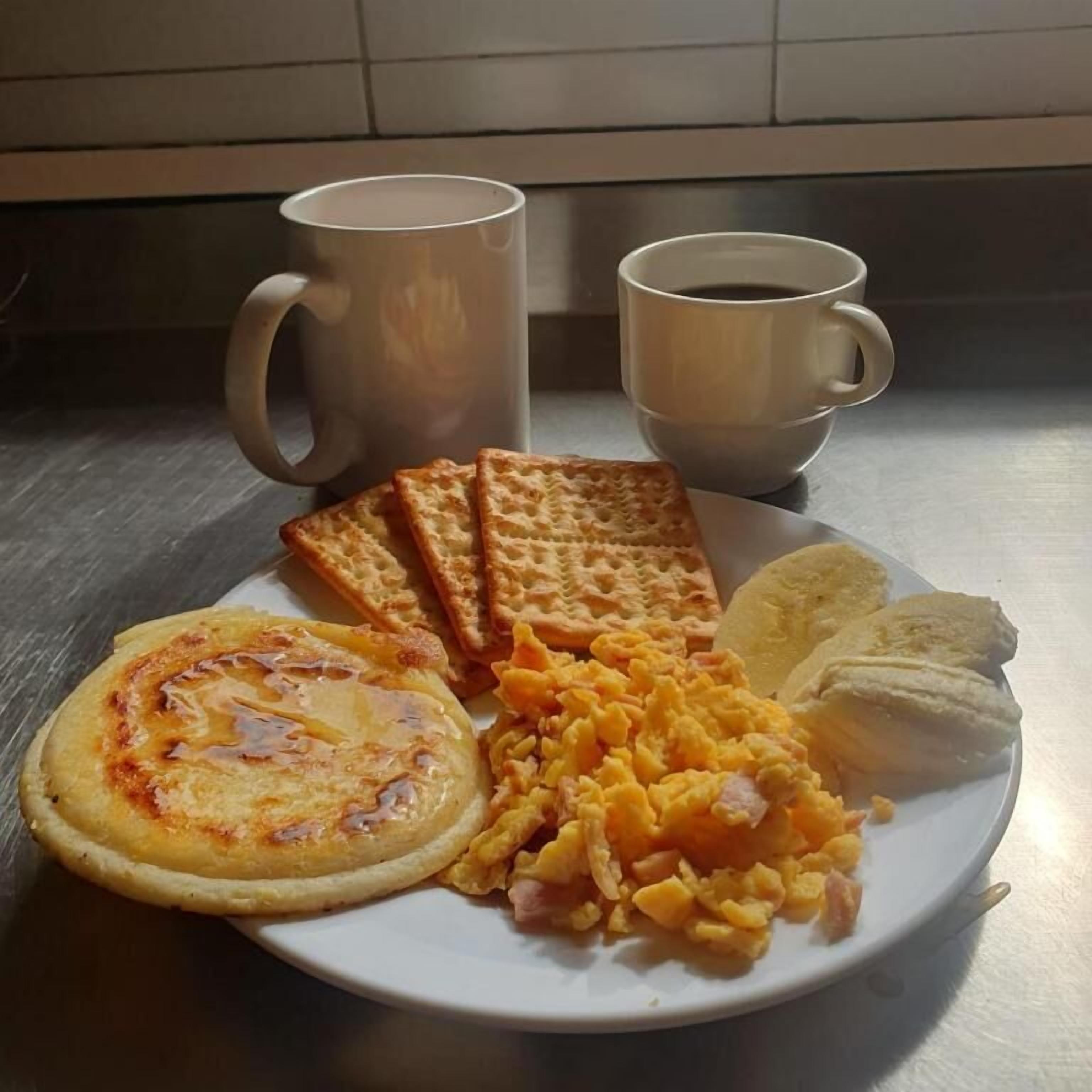 Desayuno típico de la región gratuito y diario