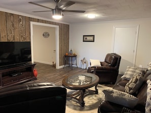 Living area - Honeysuckle Haven, newly remodeled 3 bedroom/2 bath farmhouse, Quiet / Relaxing. (McMinnville)