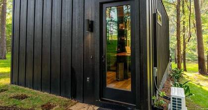 Romantic Lakeside Retreat | Hot Tub & Fire Pit