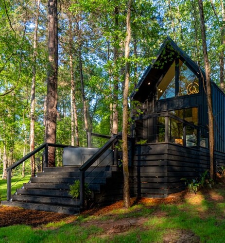 Romantic Lakeside Retreat | Hot Tub & Fire Pit