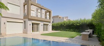 7BD Villa With Pool & Garden 