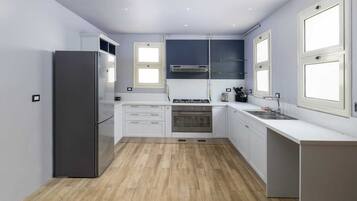 Vila Mewah, patio, pemandangan kebun | Dapur pribadi