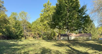 Beautiful Home Close to MSU and Downtown in a Safe Country Setting