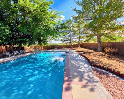 3BR 2.5Bath Villa in Corrales/Rio Rancho NM central AC/heat,LG pool,free parking