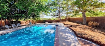 3BR 2.5Bath Villa in Corrales/Rio Rancho NM central AC/heat,LG pool,free parking