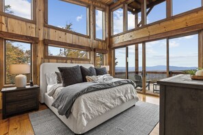 4 Schlafzimmer, Schreibtisch, Bügeleisen/Bügelbrett, Reisekinderbett