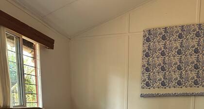 Charming 1-BR Cottage, Karen, Nairobi WiFi & Garden