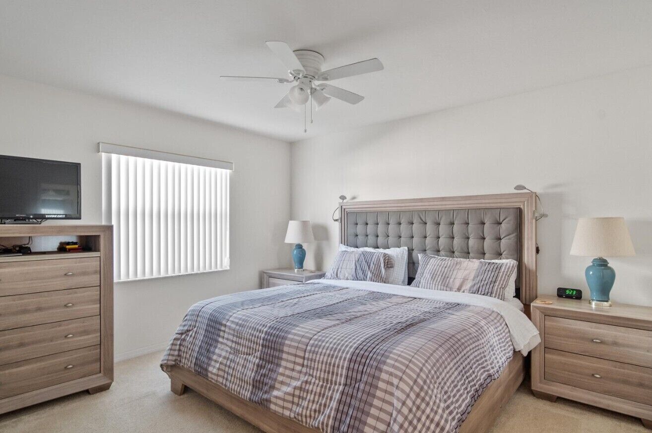 2 bedrooms, desk, iron/ironing board, WiFi (free)