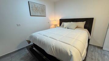 2 slaapkamers, een strijkplank/strijkijzer, wifi, beddengoed