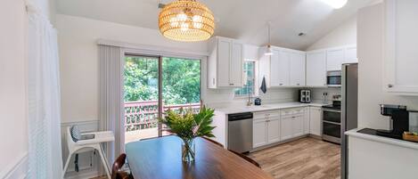 Mikrowelle, Ofen, Herdplatte, Geschirrspüler