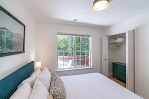 熨斗/熨衣板、WiFi、床单