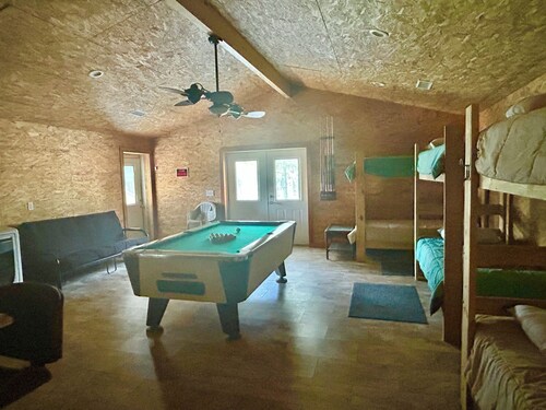 Barndominium along Angelina River near Lake Sam Rayburn great for Sportsmen