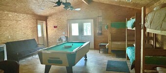 Barndominium along Angelina River near Lake Sam Rayburn great for Sportsmen