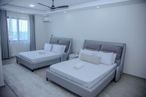 6 bedrooms, iron/ironing board, WiFi, bed sheets