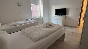 4 Schlafzimmer, kostenloses WLAN, Bettwäsche