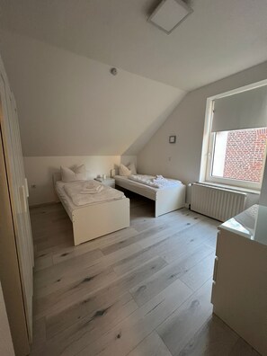 4 makuuhuonetta, ilmainen Wi-Fi, vuodevaatteet