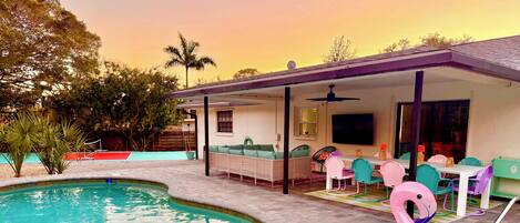 Outdoor pool, a heated pool