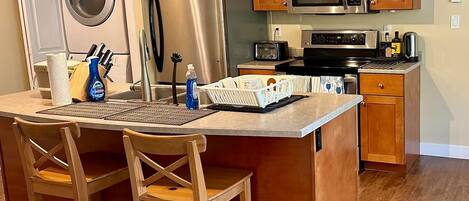 Micro-ondes, four, plaque de cuisson, serviettes en papier