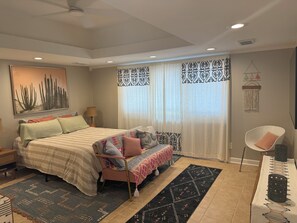 1 bedroom, WiFi, bed sheets - Quiet, charming cottage central to all things Savannah (Savannah)