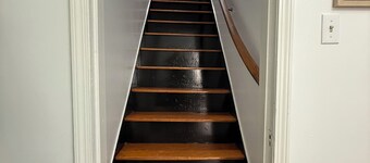 3-bedroom bungalow, centrally located in charming Saint Joseph