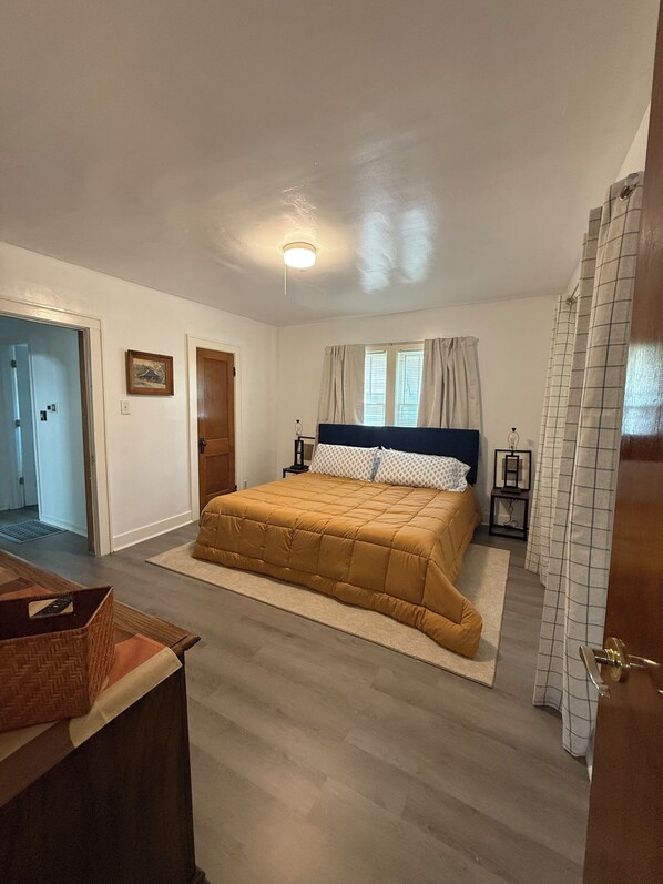 3 slaapkamers, een bureau, een strijkplank/strijkijzer, gratis wifi