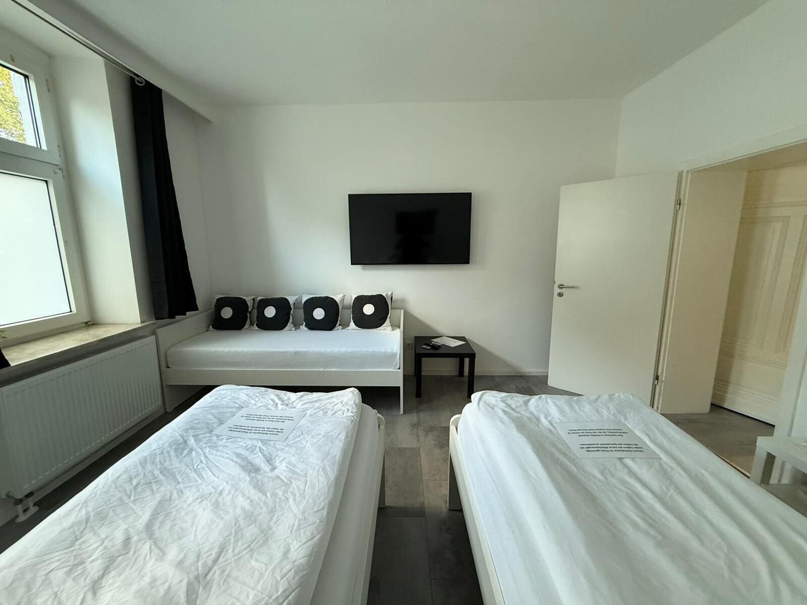 1 bedroom, internet, bed sheets