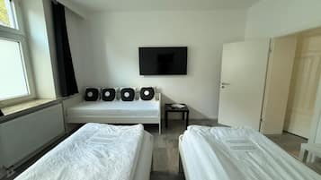 1 bedroom, internet, bed sheets
