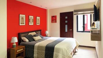 2 habitaciones, tabla de planchar con plancha, wifi y ropa de cama