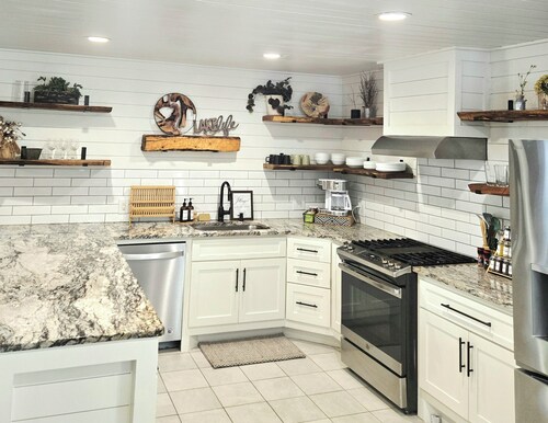 FALL GETAWAY Updated House on Lewisville Lake in Little Elm - 4BR 3BA