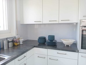 Refrigerador, horno, placa de cocina, lavavajillas
