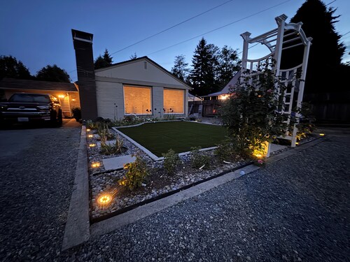 Charming 2-bedroom bungalow in welcoming Burien