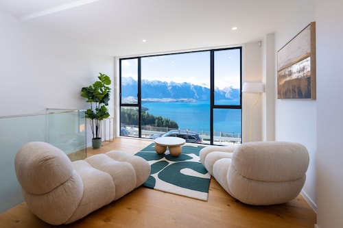 The Alpine Lakeview Luxe Retreat