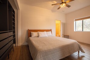 3 bedrooms, in-room safe, desk, iron/ironing board - Peaceful Sedona Retreat – Pet-Friendly, Sunset/Sunrise Views & Hiking Nearby (Sedona)