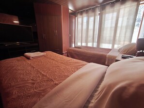 8 chambres, Wi-Fi, draps fournis